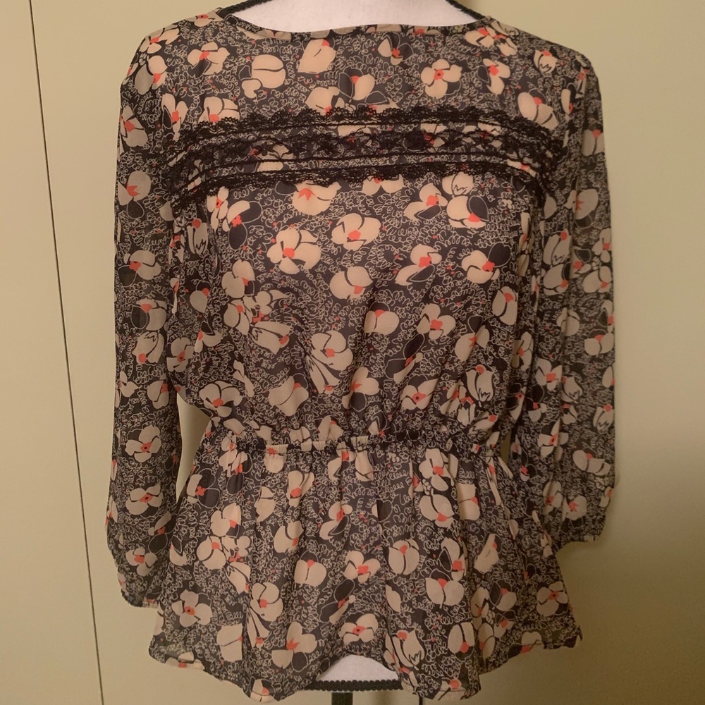 Lily Rose Peplum Top Floral With Lace Detail